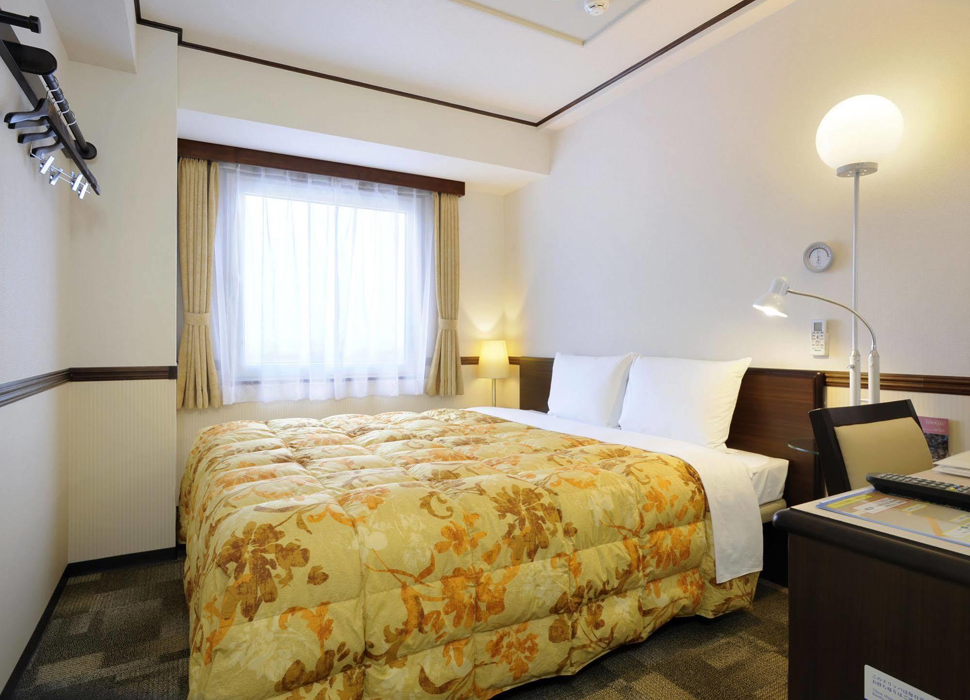 Toyoko Inn Kokura-Eki Minami-Guchi Китакюсю Экстерьер фото