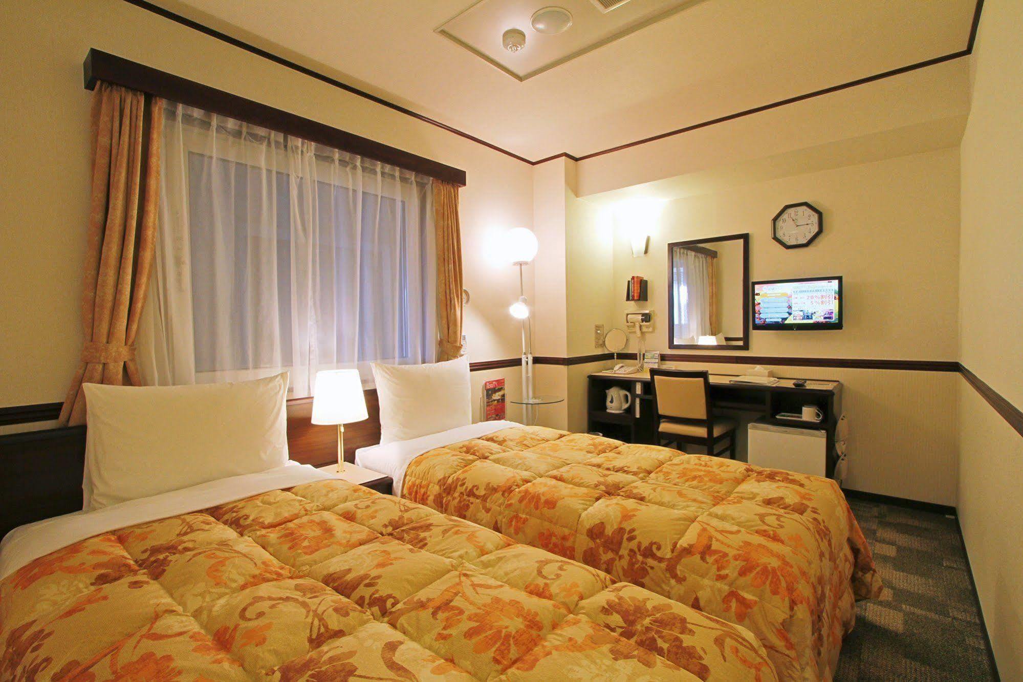 Toyoko Inn Kokura-Eki Minami-Guchi Китакюсю Экстерьер фото